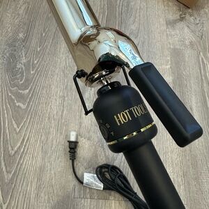 Brand New Hot Tools Black and Gold Curling Iron